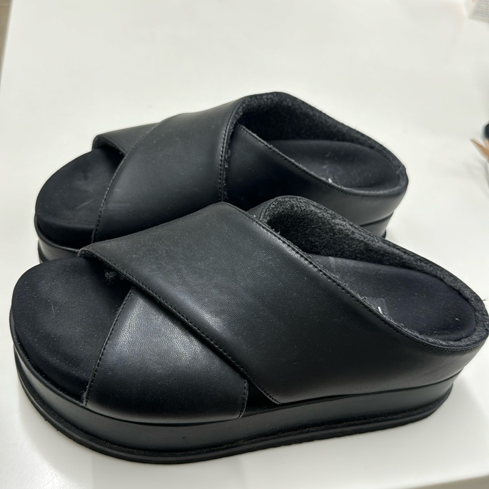 NEW ROAM women's cross stack platform sandals in black